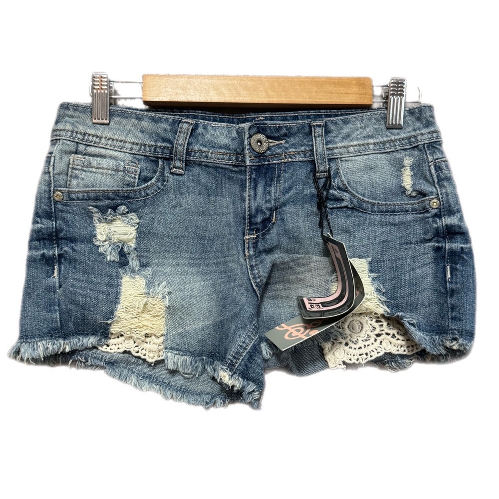 Soundgirl Denim Shorts Women Size 7 Blue NWT Distressed Lace Crochet Frayed Hem